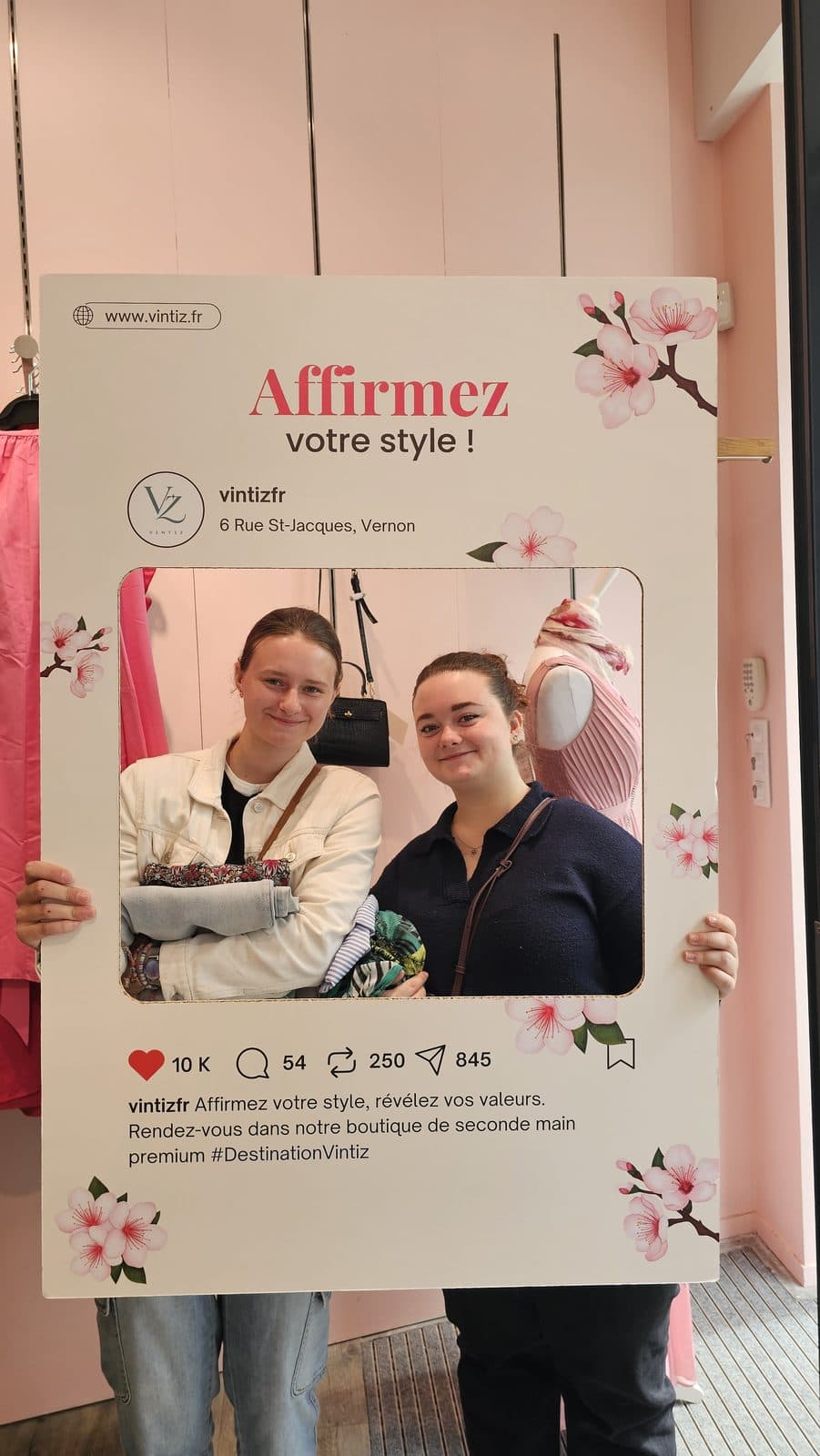 Deux clientes Vintiz, ambiance ouverture
